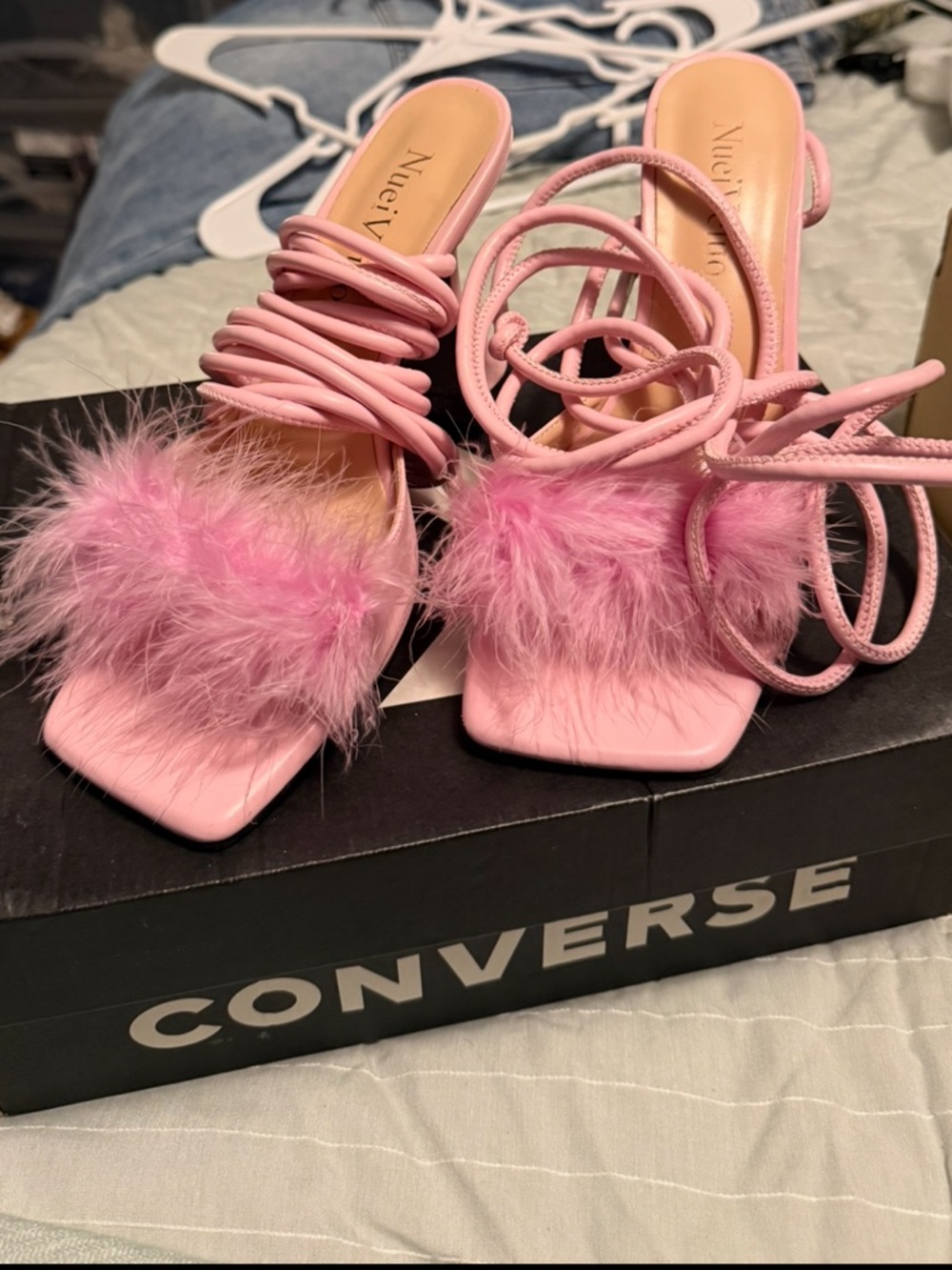 Pink Feathered Women's Heels✨7.5 - Picture 2 of 3